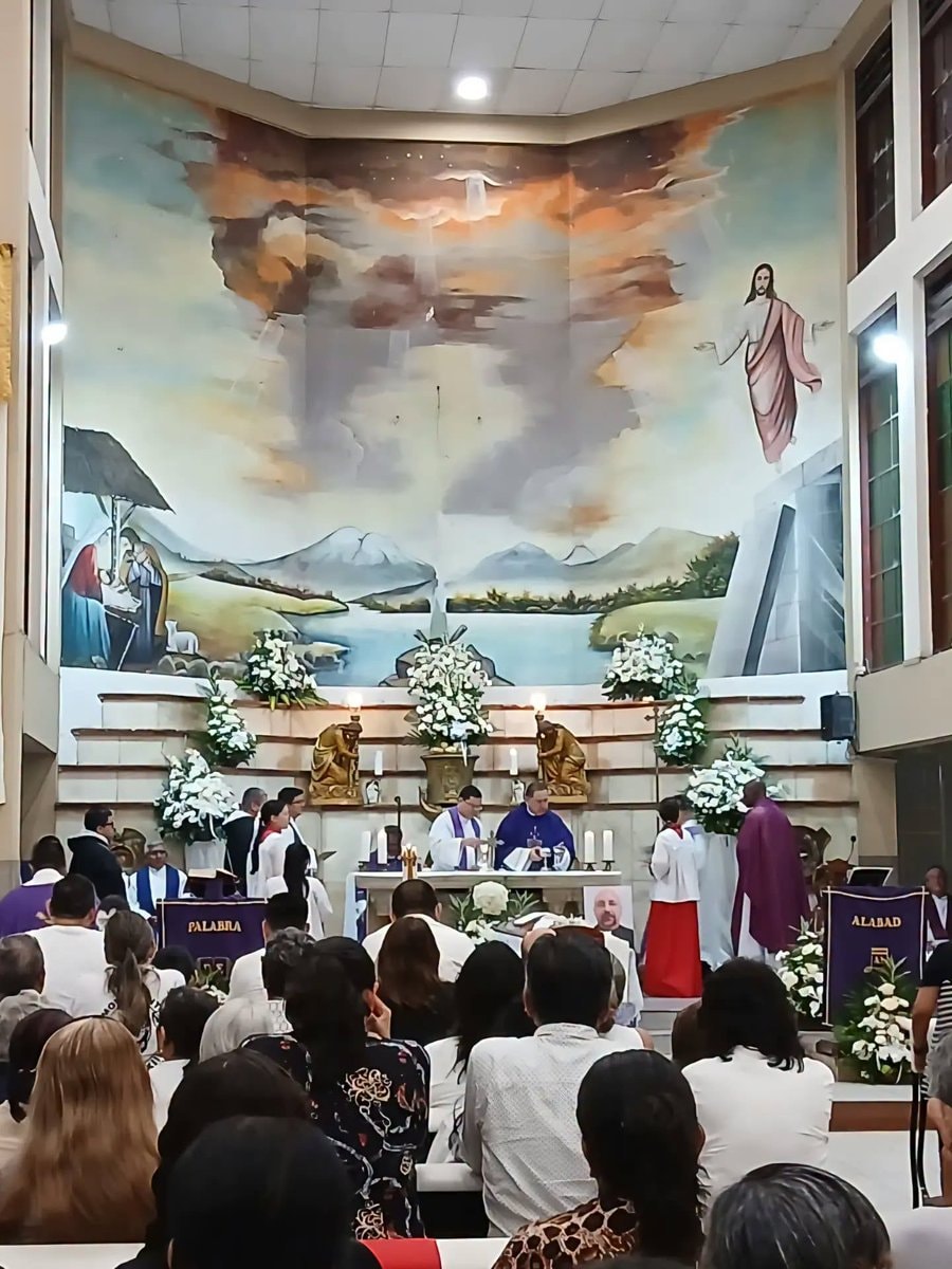 Memorial for Father Patricio Sánchez in Guayaquil (photo 2 of 3)