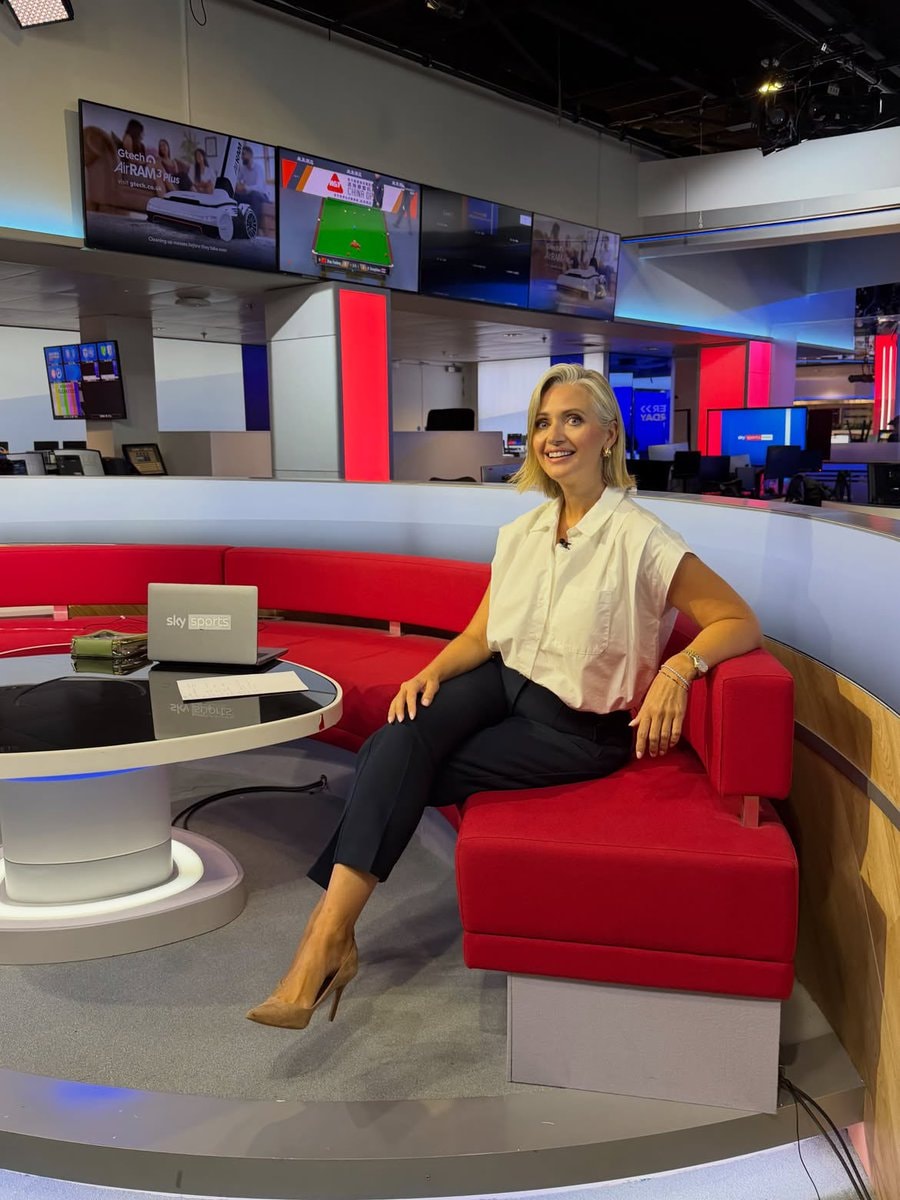 Hayley McQueen Soccer Saturday pre-match (photo 2 of 2)
