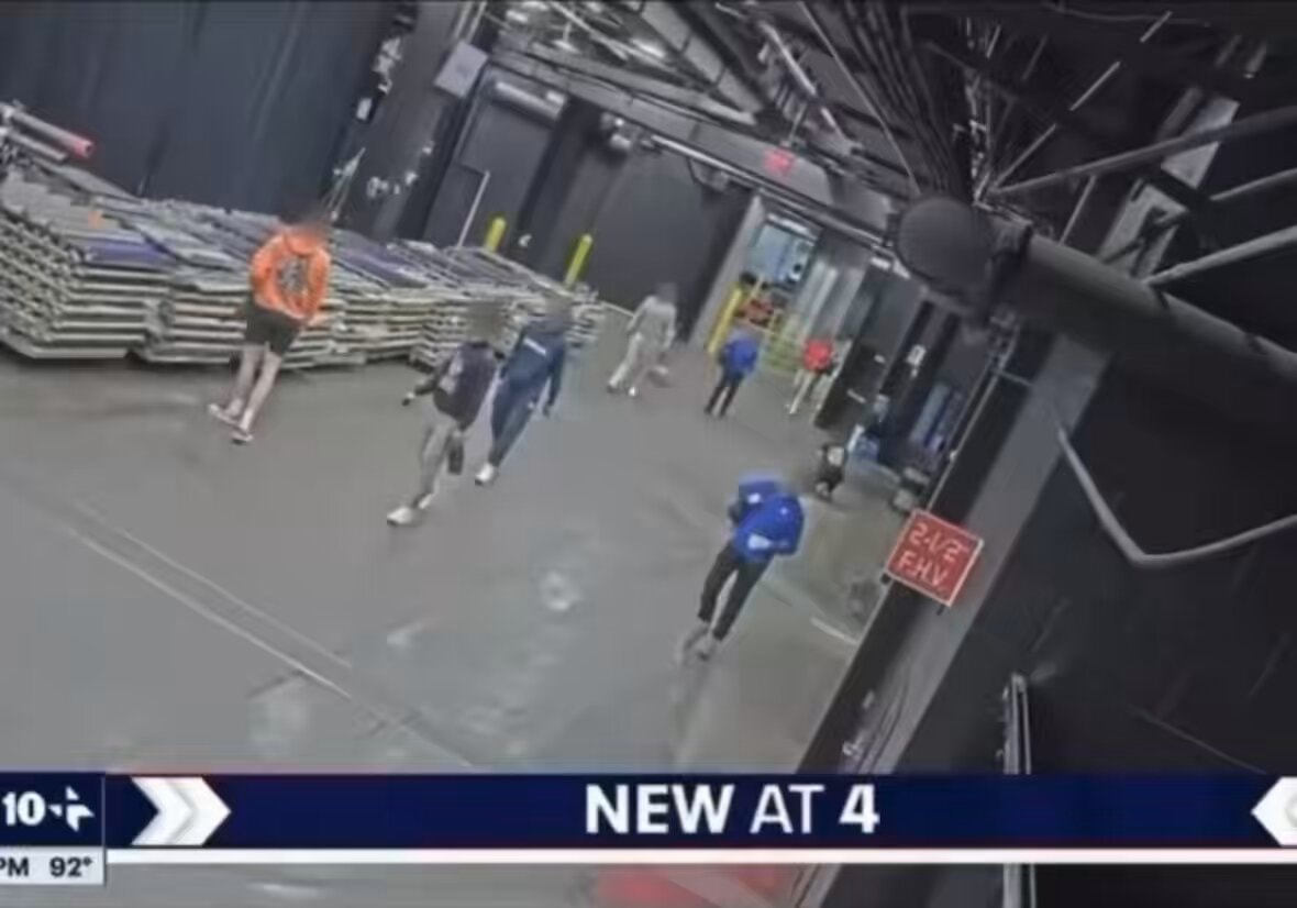 Isaiah Stewart punches Drew Eubanks