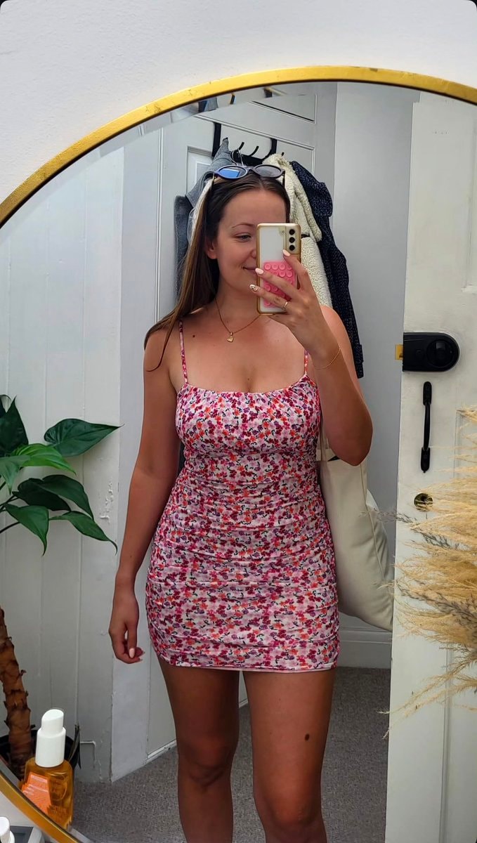 Gemma Frith mirror selfie 🔥
