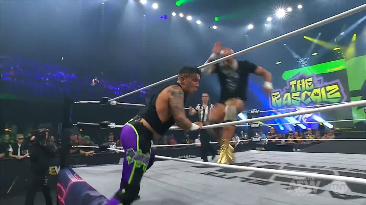 Tommaso Ciampa vs Paul Wight AEW Collision