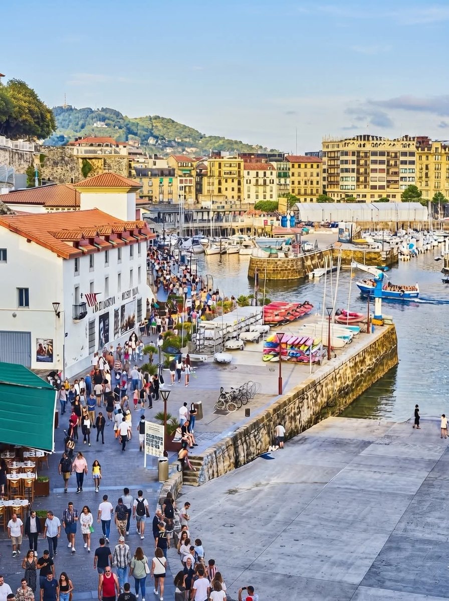 San Sebastián Museum harbor