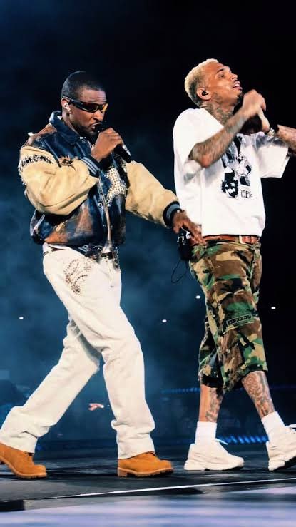 Chris Brown Usher The R&B Tour $400 million projection (photo 1 of 2) Chris Brown Usher The R&B Tour $400 million projection (photo 1 of 2)