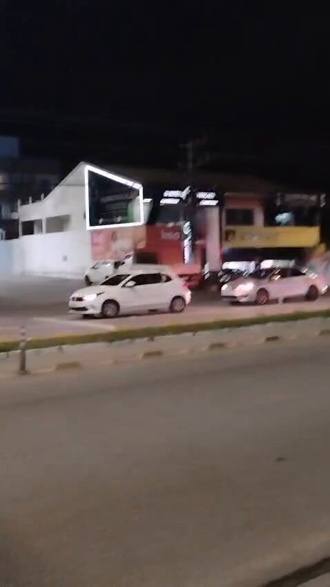 Delivery rider hit by police car in Florianópolis