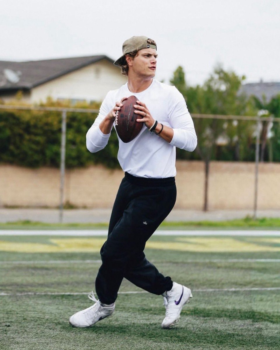 NFL player impersonation scam (photo 2 of 2)