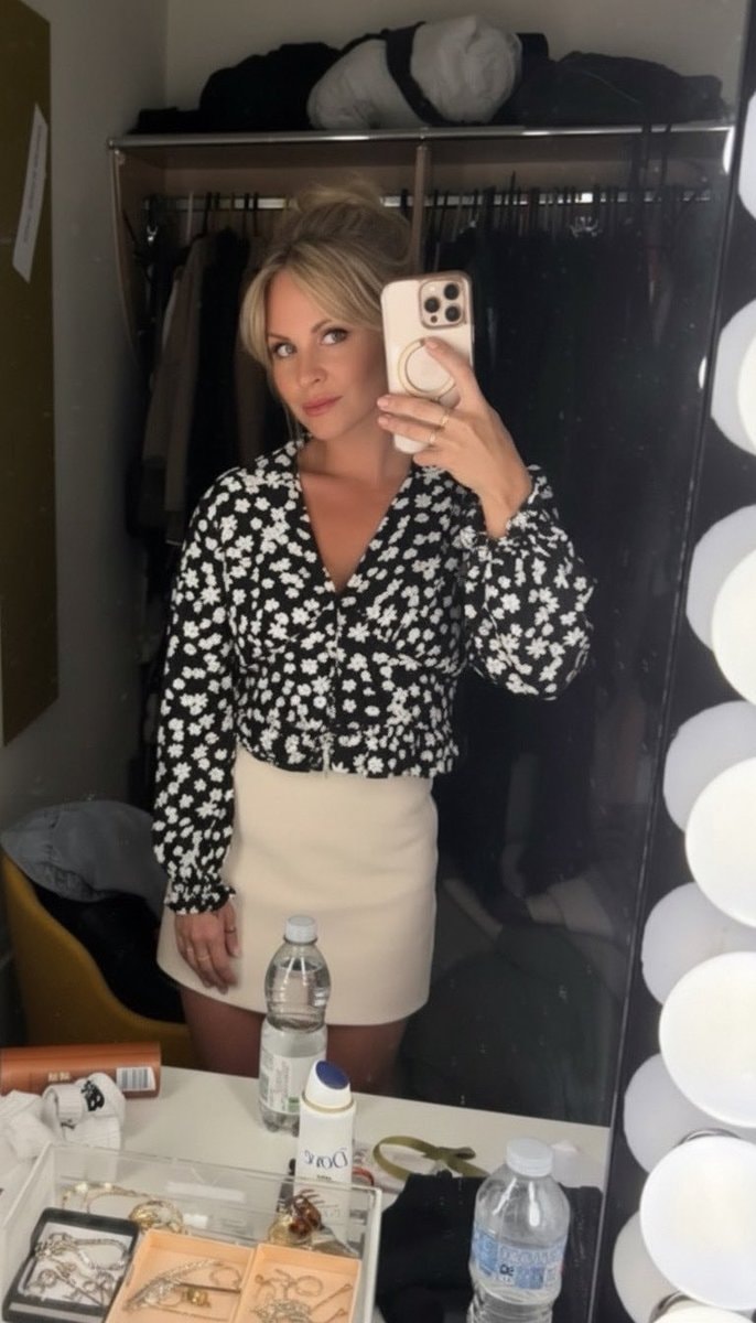 Tina O'Brien mirror selfie