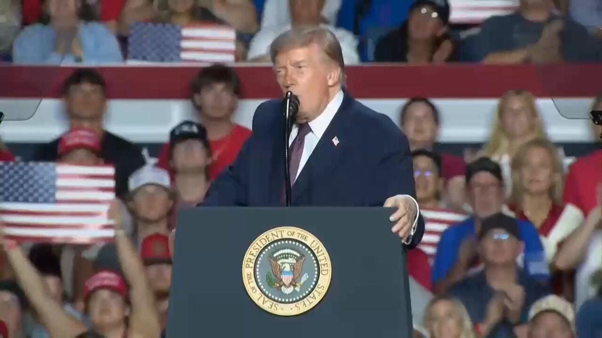 Trump blocks Somali refugees