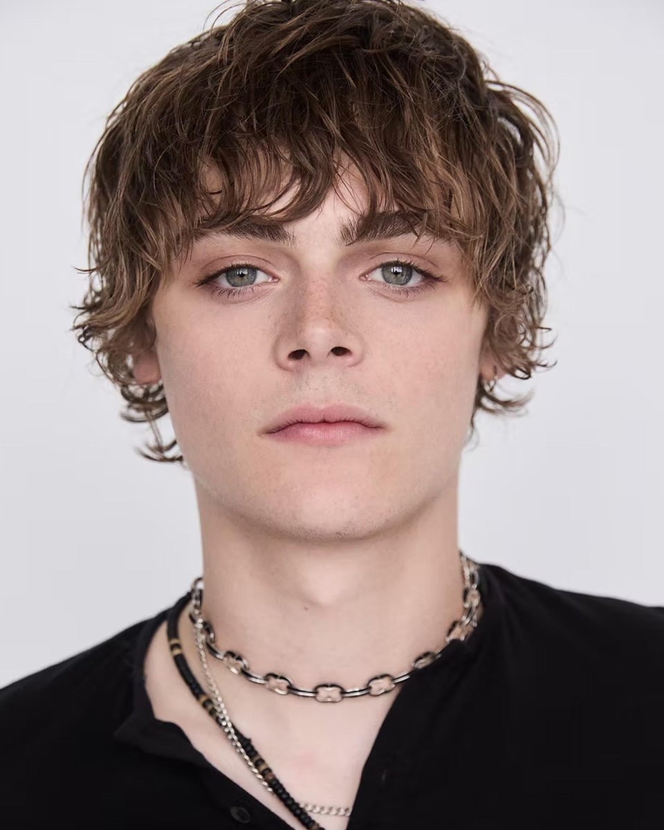 Billy Barratt as Tom Riddle Billy Barratt as Tom Riddle