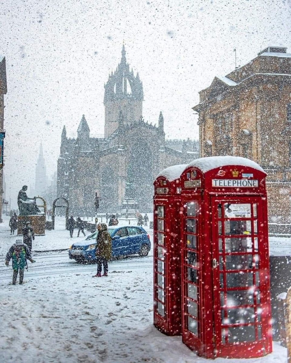 Edinburg Scotland rainy weather (photo 4 of 4)