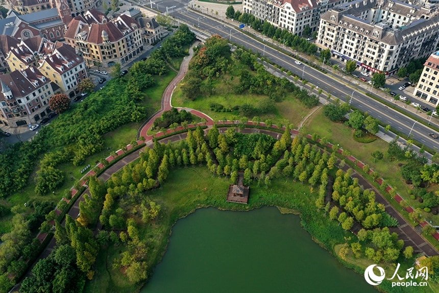 Jiulong Lake Nanchang Jiangxi (photo 2 of 4)