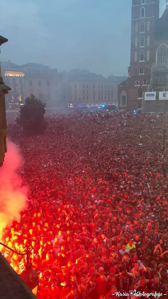 Portugal fans celebrate RO32 win