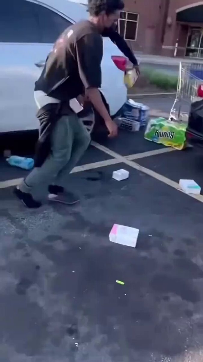 Kroger manager beaten parking lot