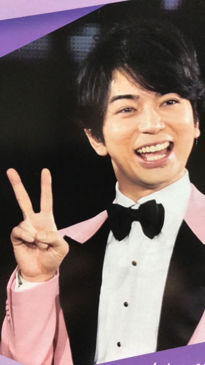 arashiis_mylife pink tuxedo concert (photo 2 of 4)