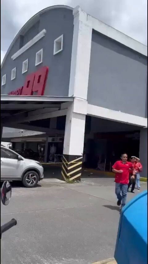 Panama M7.6 quake Iguana Mall