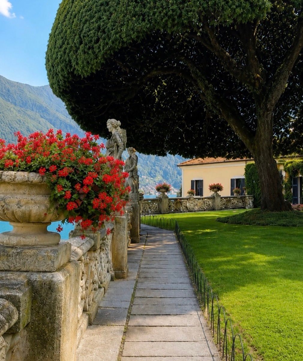 Como Italy lake view 🥹 (photo 3 of 4)