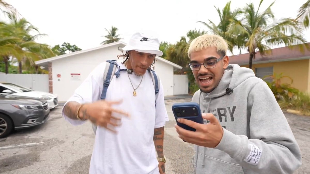 Neon meets Delonte West