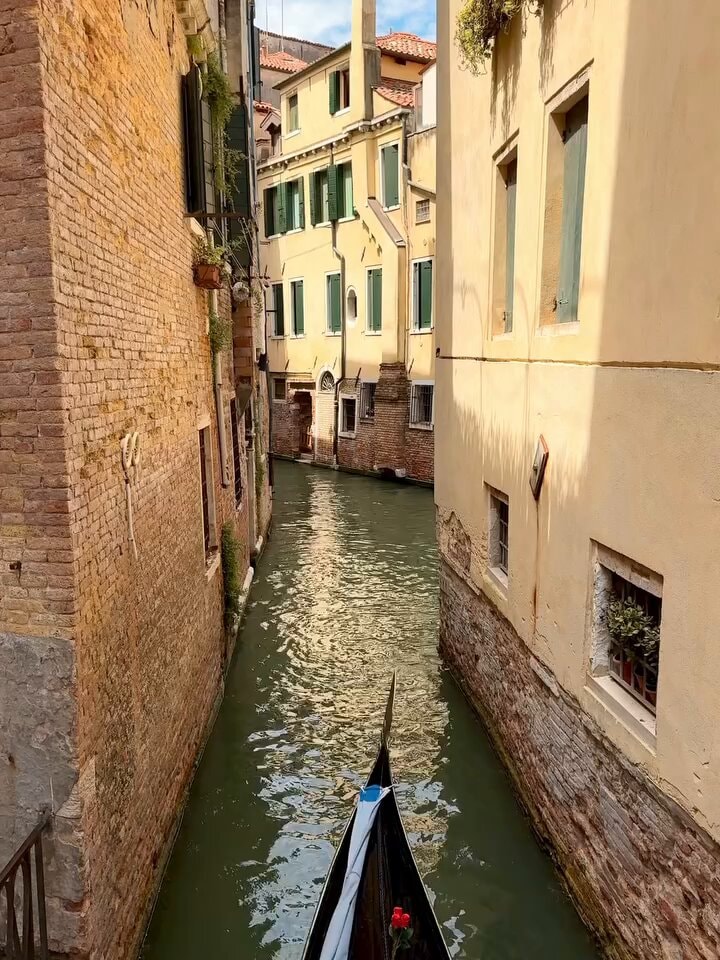 Venice Italy gondola ride