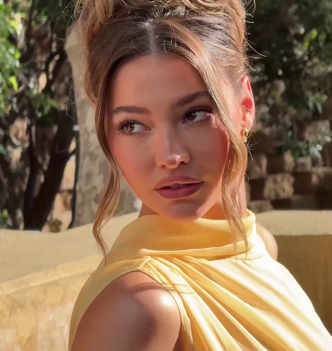 Madelyn Cline Miss World
