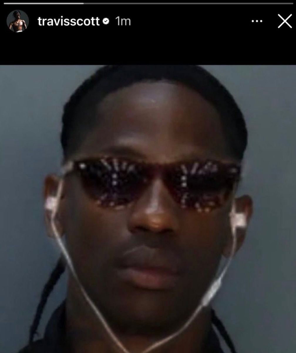 Travis Scott Miami arrest viral (photo 2 of 2)