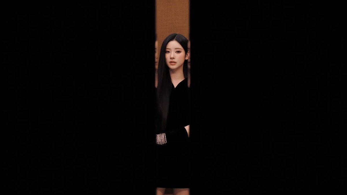 MEOVV BITE NOW comeback trailer