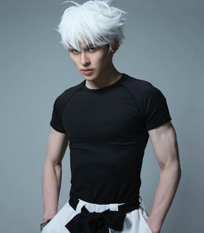 Pond Naravit as Satoru Gojo (photo 2 of 2)