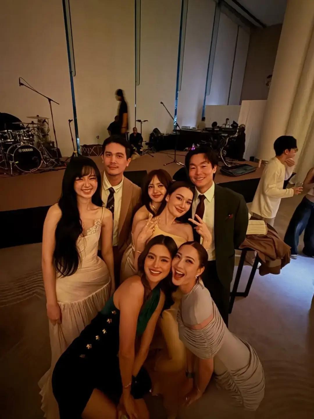 LISA Yaya Nadech wedding reception (photo 3 of 4)