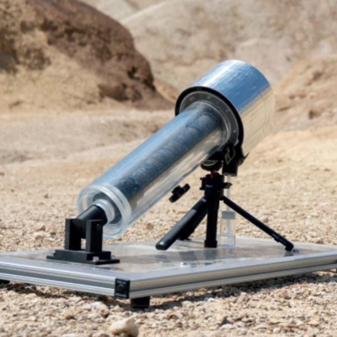 Omar Yaghi water from desert air (photo 2 of 2)