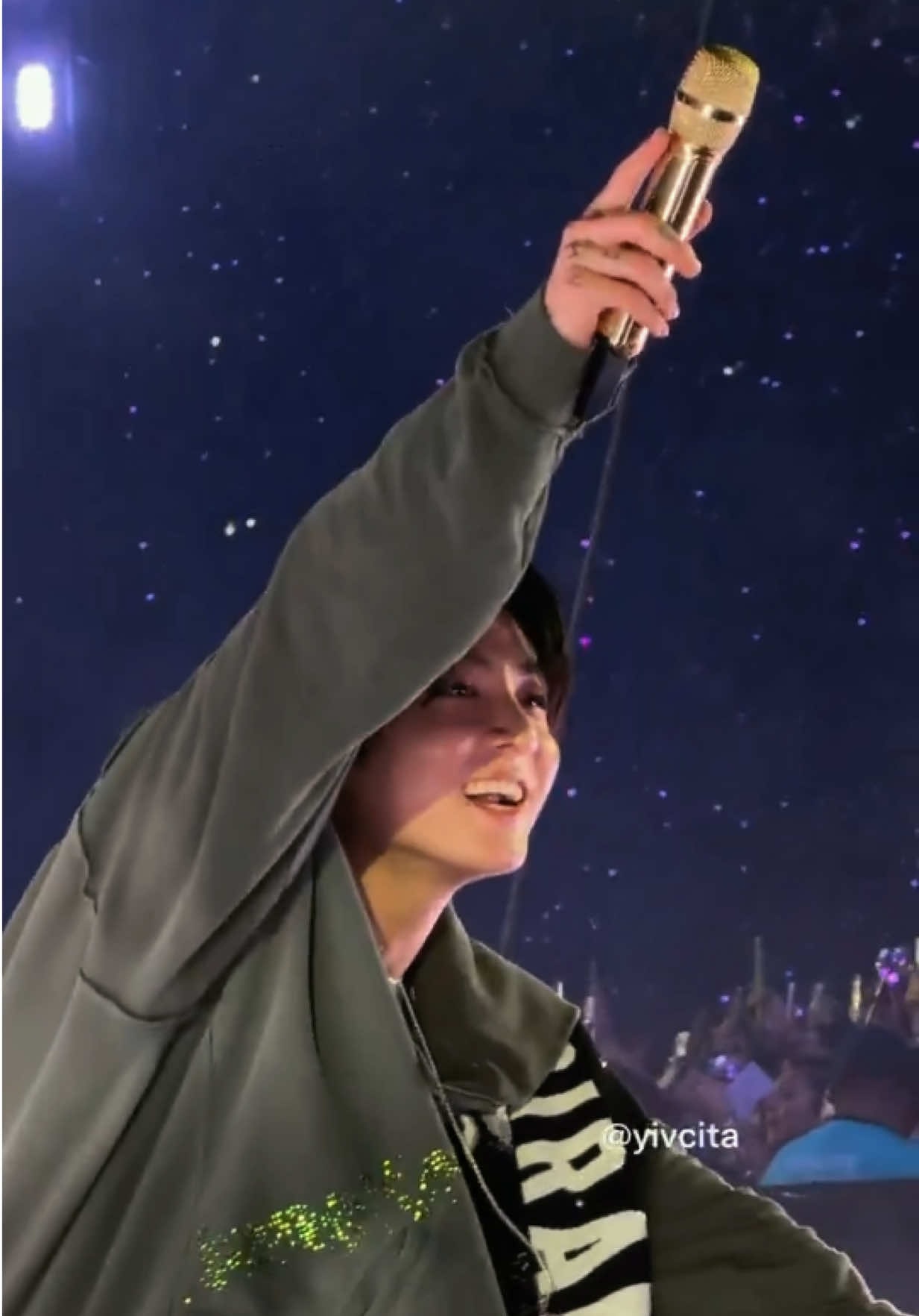 Jungkook Heartbeat performance