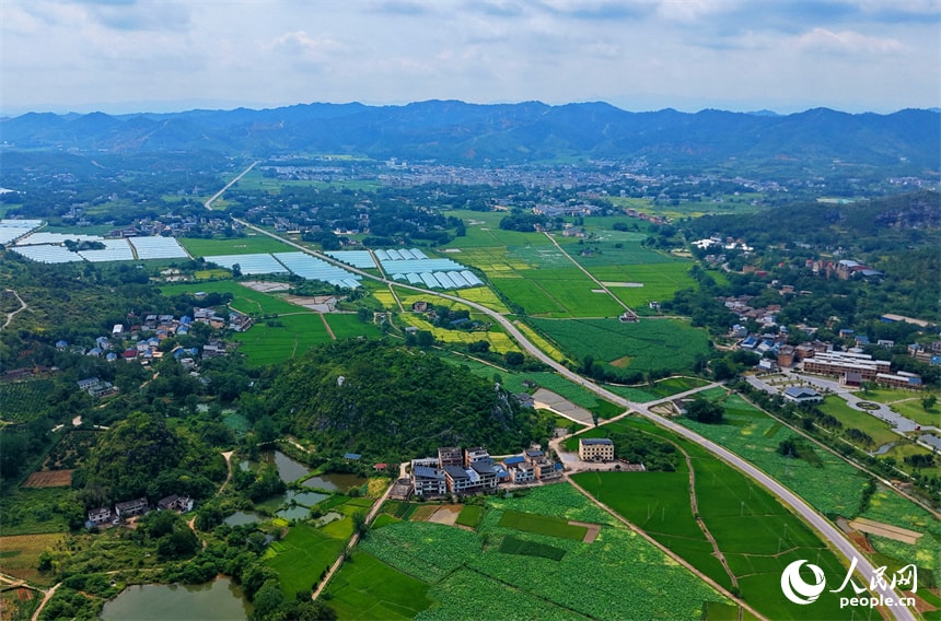 Jiangxi Huangbei Village rural landscape (photo 2 of 4)