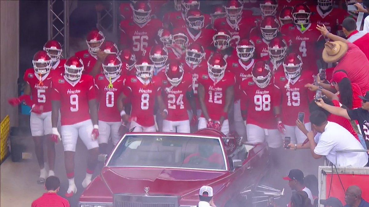 #23 Houston Cougars season opener arrival