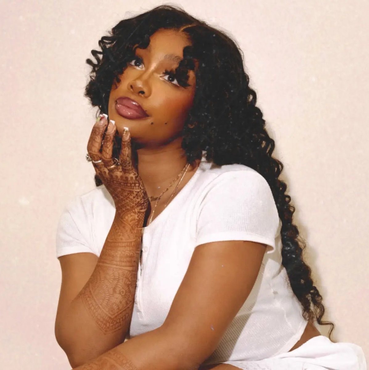 SZA supports Tyla at VMAs 2026