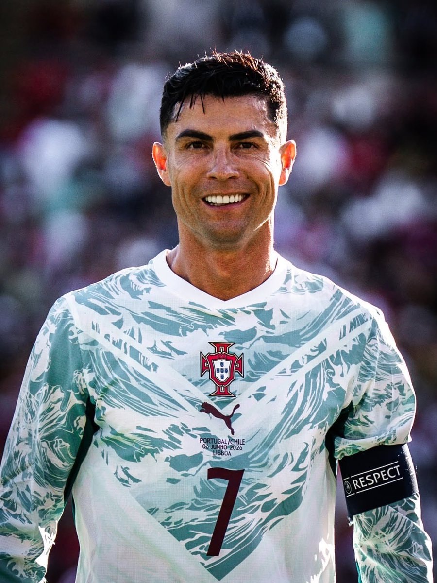 Cristiano Ronaldo Portugal 2nd kit vs Croatia (photo 1 of 2)