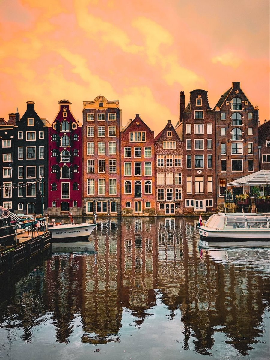 Amsterdam canal bridge at dusk (photo 4 of 4)