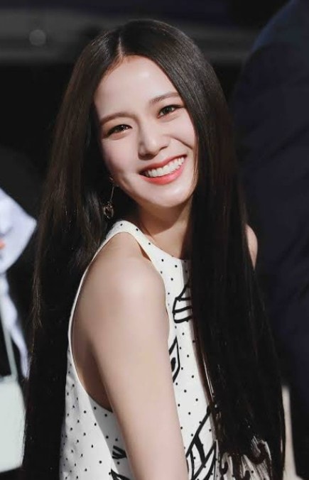 Rosé Most Awarded K-Pop Soloist (photo 4 of 4)