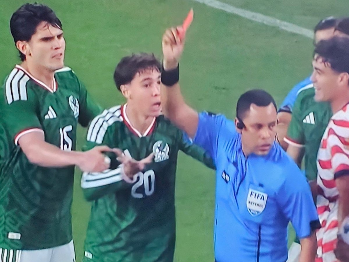 Mateo Chavez red card vs USA
