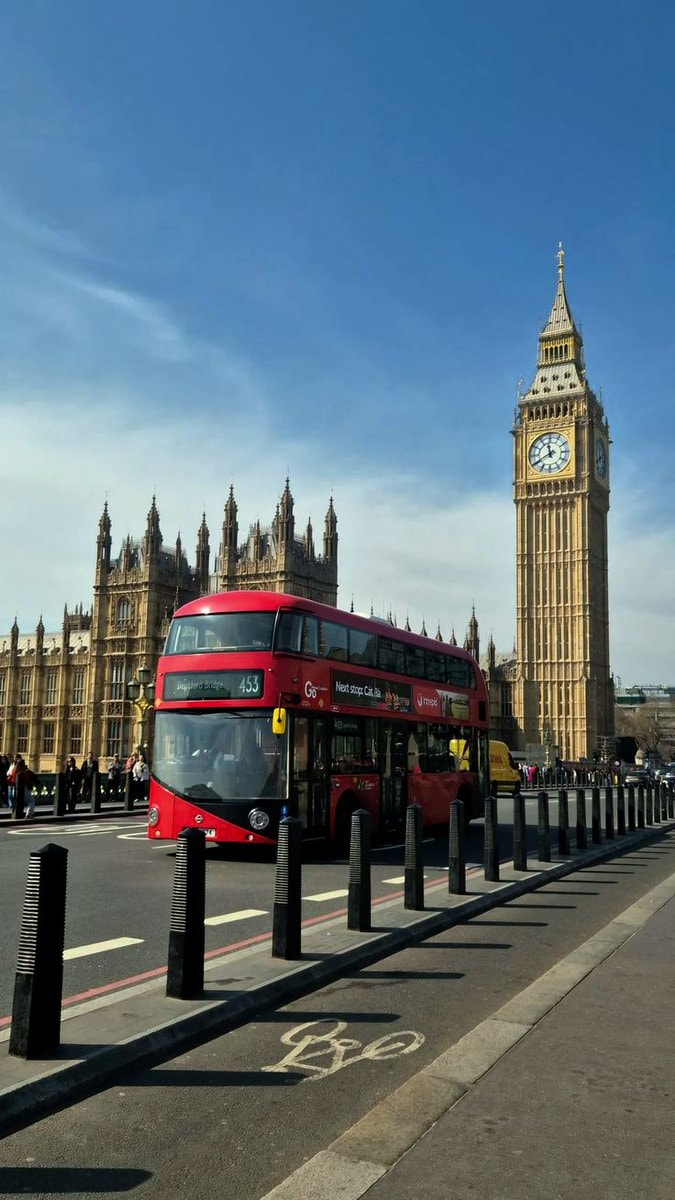 London streets old money (photo 4 of 4)