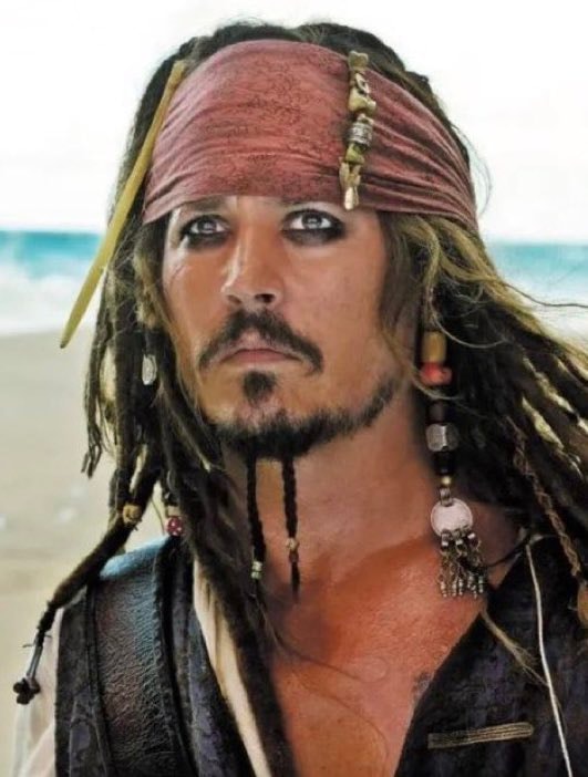 Margot Robbie Pirates of the Caribbean (photo 2 of 2)
