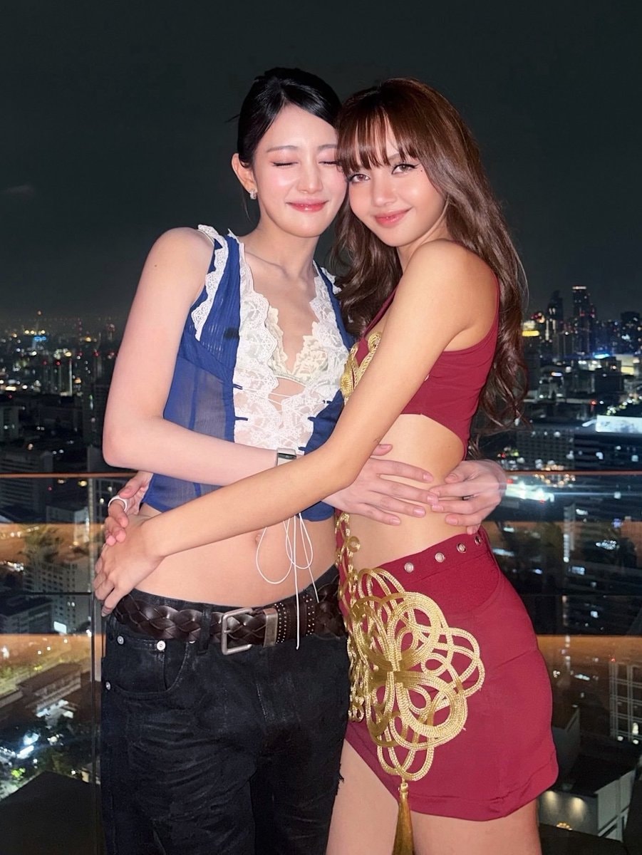 LISA and Minnie i-dle photos (photo 2 of 2)
