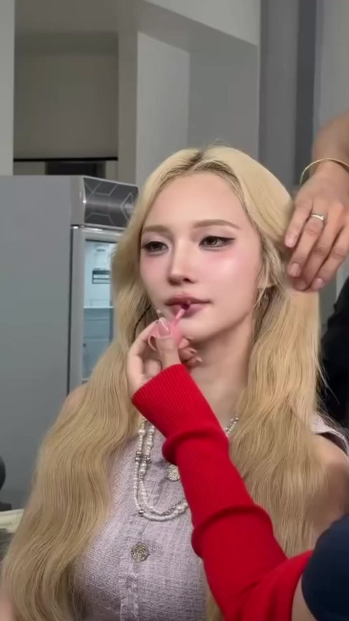 Jan Hae makeup moment Jan Hae makeup moment