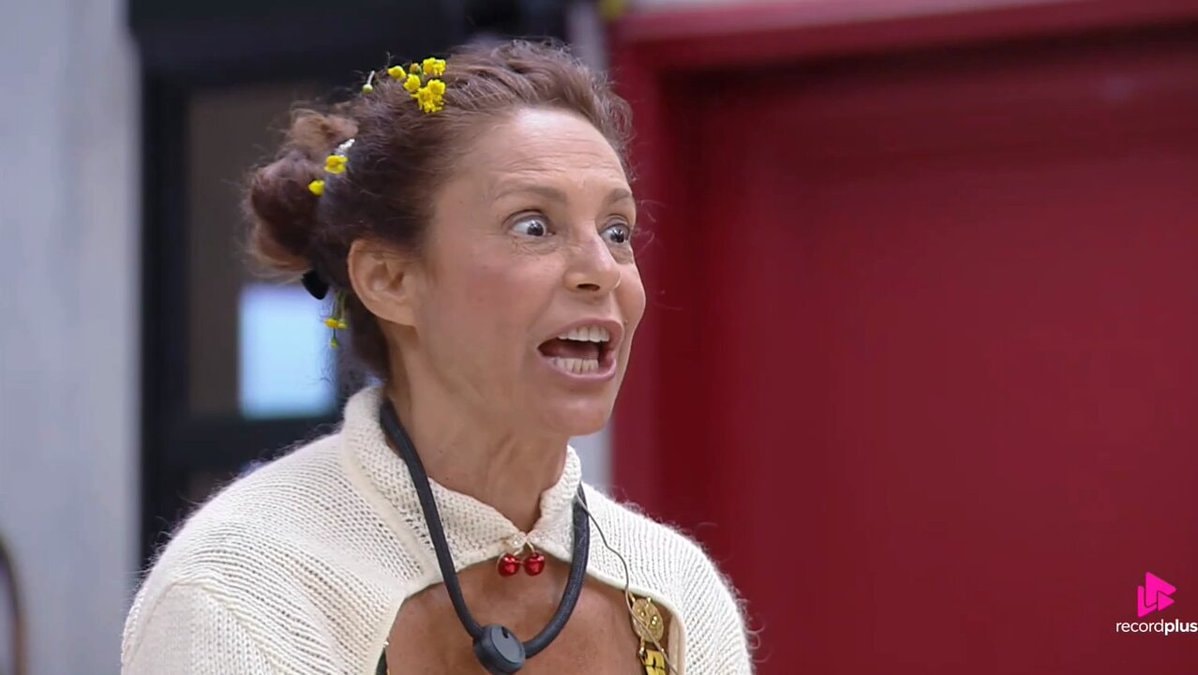 Ariela AFazenda beer accusation