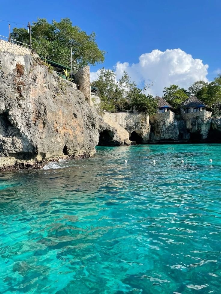 Beautiful beach in Jamaica (photo 2 of 2)