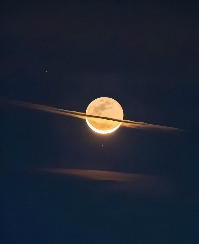 Moon with Saturn-like rings (photo 2 of 2)
