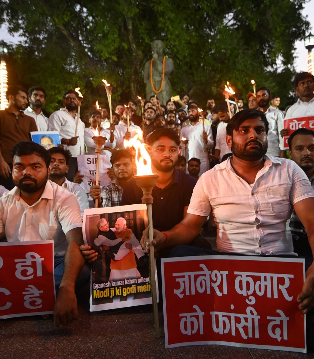 Abhijeet Dipke New Delhi detention (photo 2 of 2)