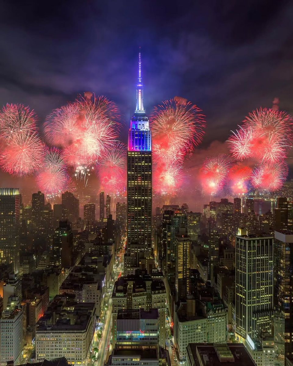 New York 4th of July fireworks Brooklyn Bridge (photo 3 of 4)