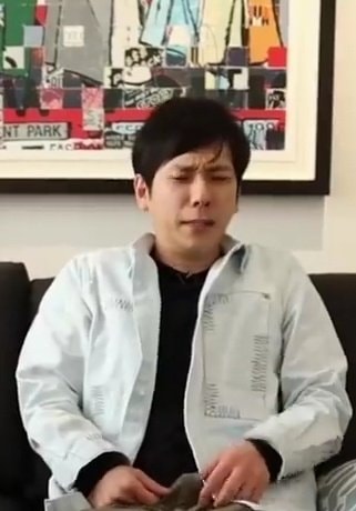 arashiis_mylife denim jacket couch (photo 3 of 4)