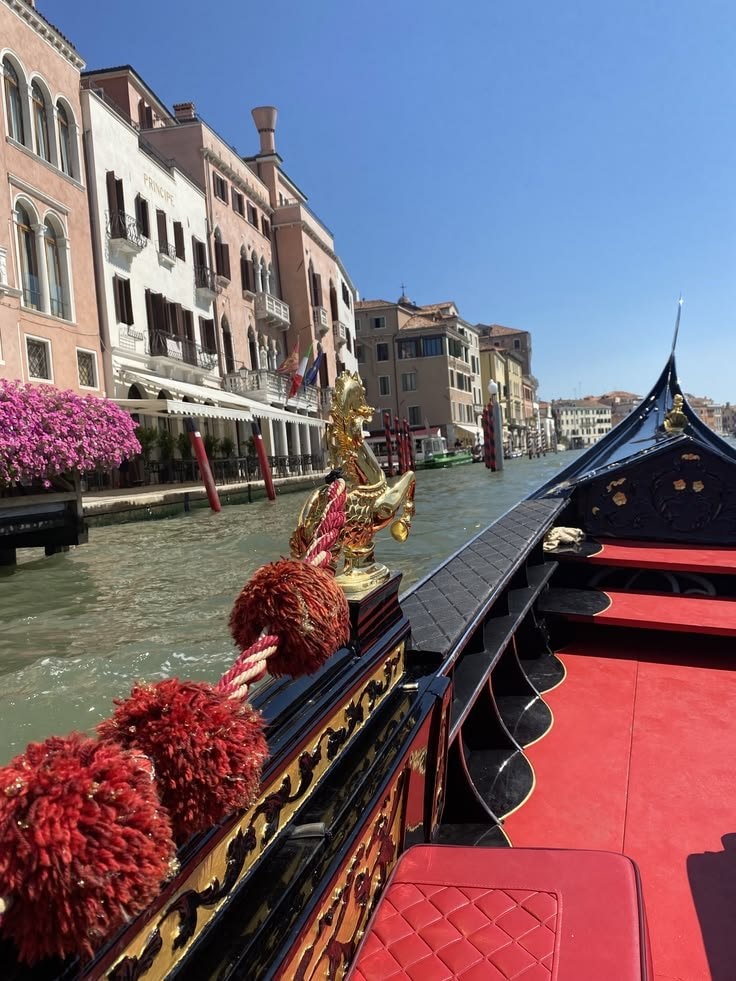 Venice Italy canal gondola (photo 2 of 4)