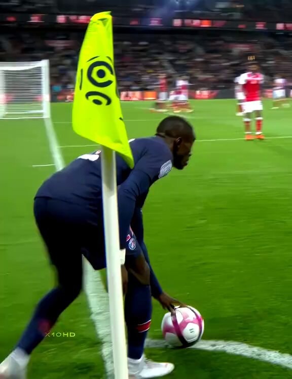 Neymar corner kick focus