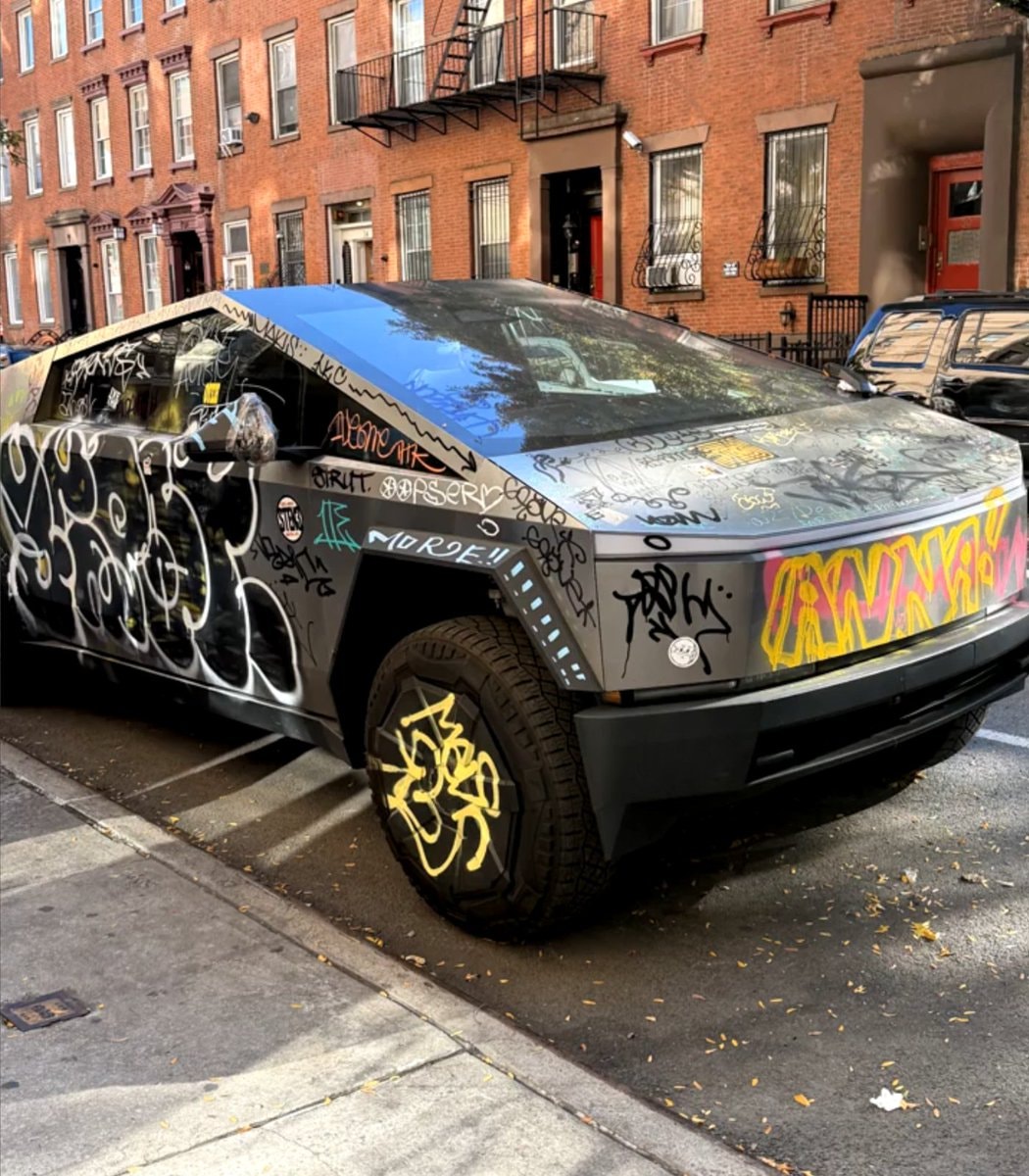 Graffiti Cybertruck in NYC (photo 2 of 2)