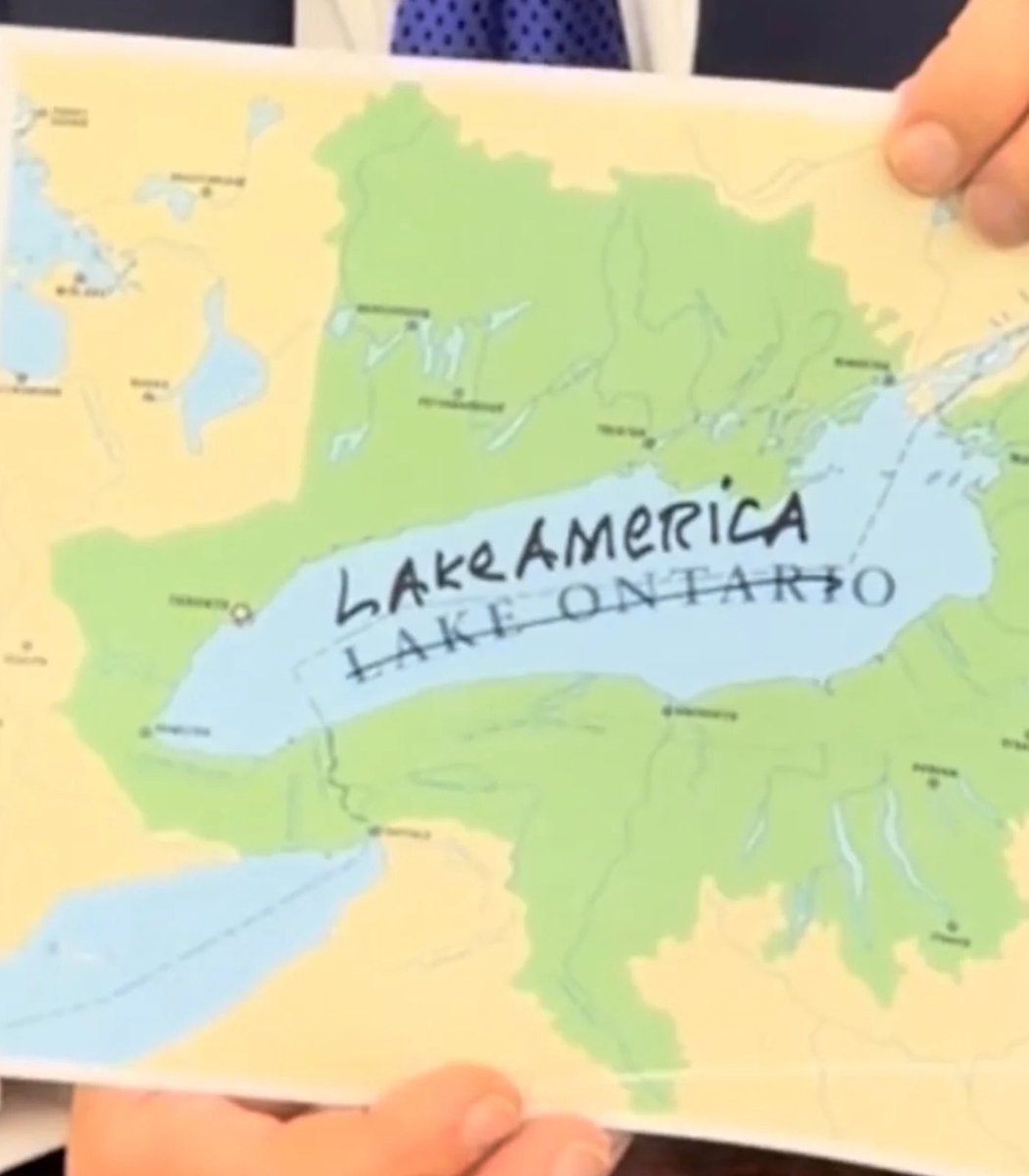 Trump signs Lake America order (photo 2 of 2)