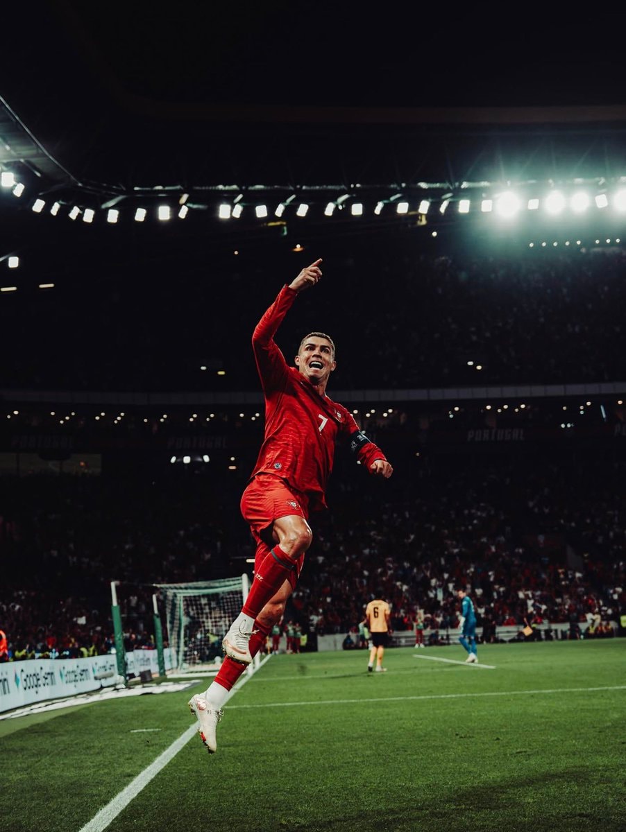 Cristiano Ronaldo scoring goal